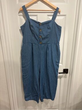 Old Navy Lightweight Denim Button-Front Sleeveless Jumpsuit Shirred Back Panel
